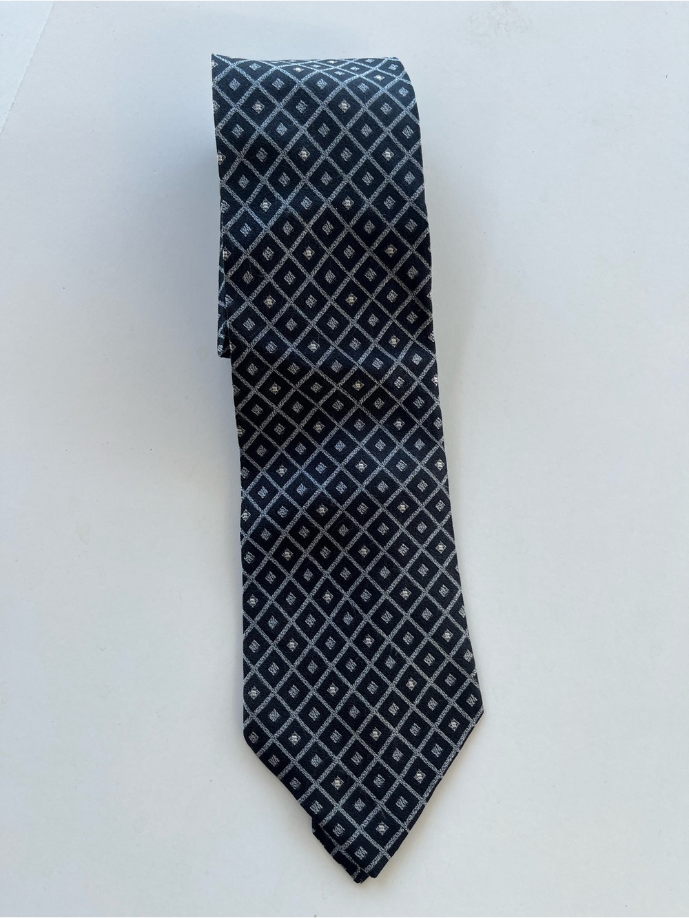 Classic Geometric Pattern Men's Tie in Navy